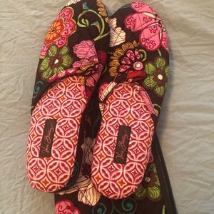 Vera Bradley slippers with pouch